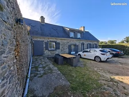 jolie maison en pierres