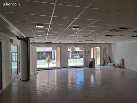 local commercial / bureau proche centre-ville de mende
