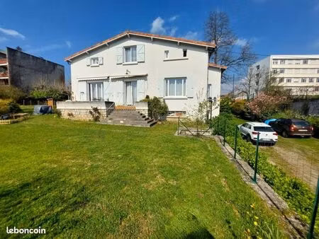 maison 6 pièces 218 m²