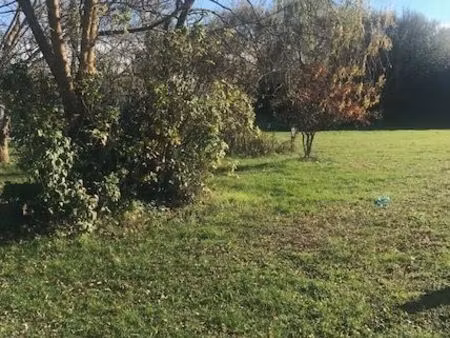 terrain 625 m² leognan