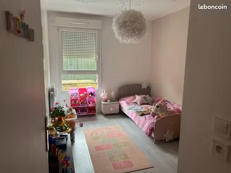 appartement t3 de 75 m² avec terrasse et garage deux véhicules
