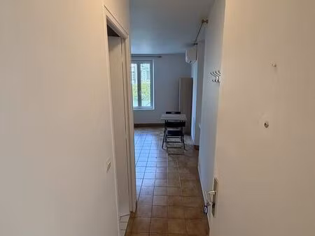 studio 1 pièce 19 m²