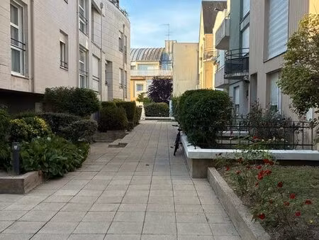 tours centre spécial investisseur : rare : 4 appartements réunis  197m²  jardins privatifs