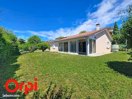 villa 3 pièces 90 m²