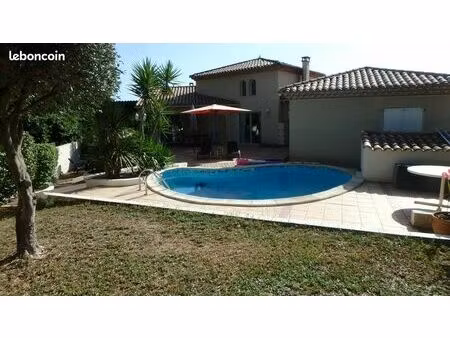 villa 4 pièces 122 m² -2 chambres-piscine -860 m2 de terrain arboré sans vis-à-vis