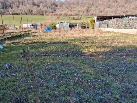 vends terrain à bâtir