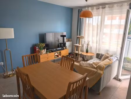 t2 avec balcon dans résidence récente