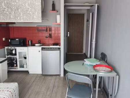 location studio meublé