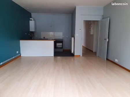 appartement au rez de chaussée disponible le 15 juillet