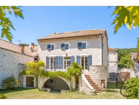 maison 7 pièces 188 m²