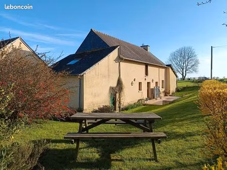 maison avec jardin et dépendance