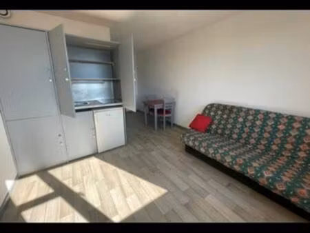 studio loué 19 m² – emplacement idéal face à la gare – investissement locatif rentable