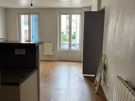 appartement 42 m² – impasse de l’esplanade – 1 chambre sur cour – salon lumineux