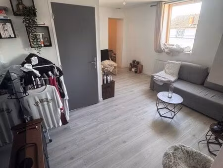appartement récent refait à neuf