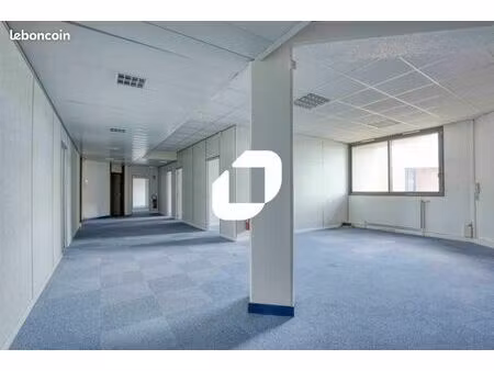 bureau 528 m²