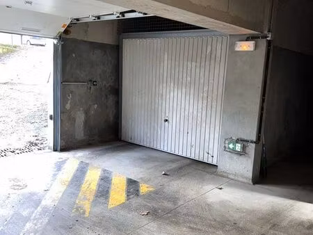 vend garage loué