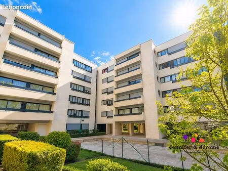 parking/box 13 m² franconville