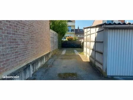 parking 2 - 3 voitures quartier plouich