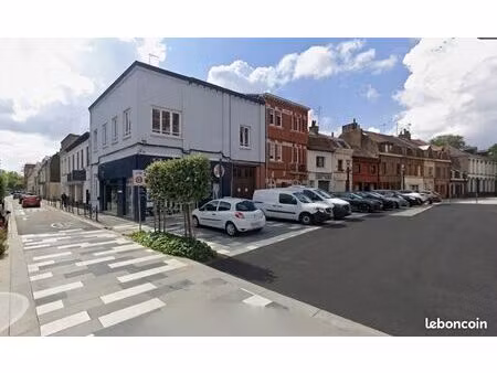 local d'activité 77 m²
