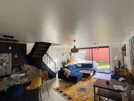 location d’une chambre de 13m2 dans une maison de 120m2 avec jardin en excellent état