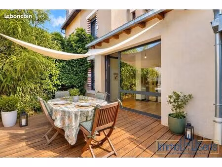 maison de ville 6 pièces 133 m²