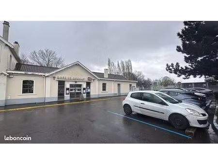 boutique 131 m² groslay