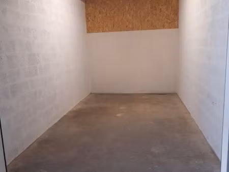 local de stockage / box de stockage