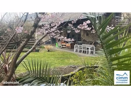 propriété 7 pièces 202 m²