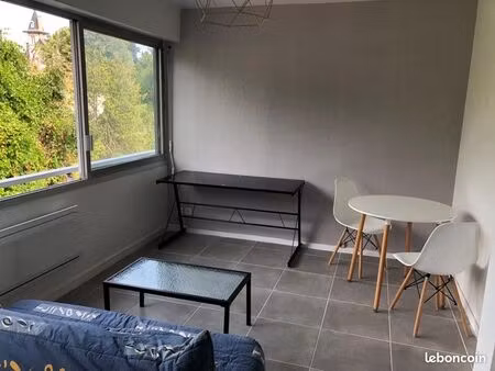 loue appartement meublé de 26m2 avec place de parking en sous-sol