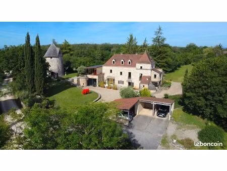 propriété 15 pièces 450m2