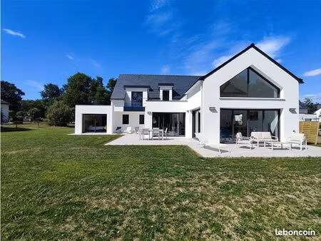 maison 5 pièces 220 m²