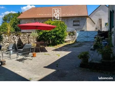 maison 13 pièces 339 m²