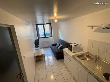 part. loue t2 meuble rdc montaigut 63700 près st eloy et st gervais 310 c.c