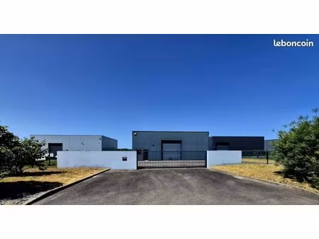 local indépendant - 228m²