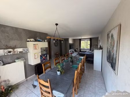 maison familiale de plein-pied valmont stade