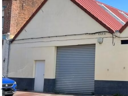 hangar de stockage 121 m² avec triphasé – isbergues – 650 /mois
