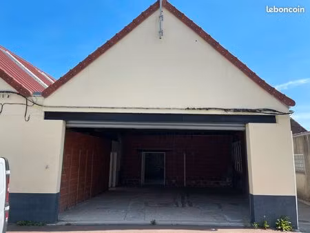 hangar de stockage 90 m² avec triphasé – isbergues – 600/mois