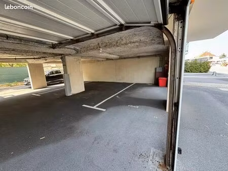 parking/box sainte-cécile-plage
