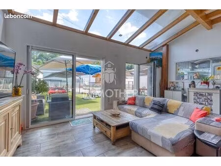 maison 6 pièces 166 m²