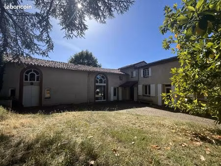 maison 9 pièces 231 m²