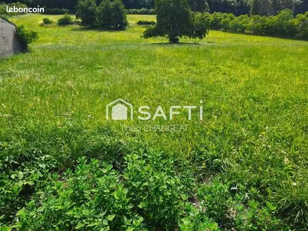 terrain 836 m² watronville