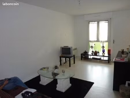 vends appartement t1  33 m2