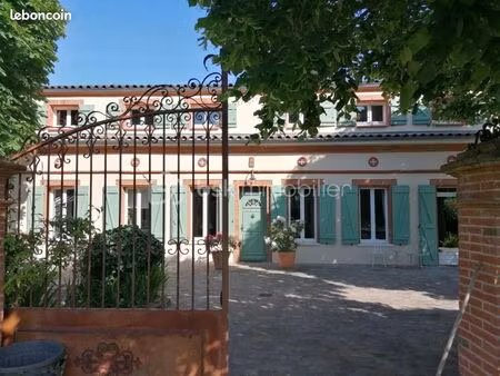 maison 10 pièces 330 m²