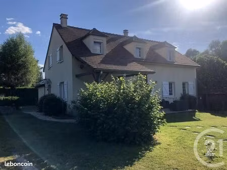 maison 8 pièces 180 m²