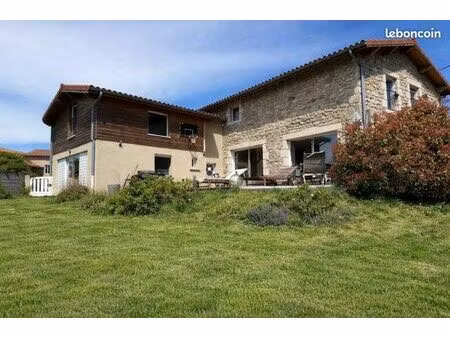 maison en pierres avec vue exceptionnelle