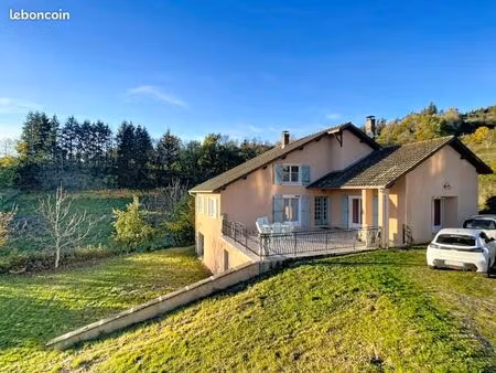 maison avec 4 chambres  sous-sol  combles aménageables et grand terrain