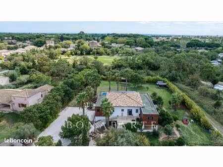 villa 7 pièces 230 m²