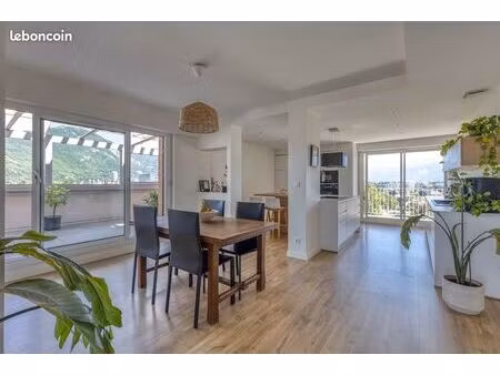 appartement 4 pièces 140 m²