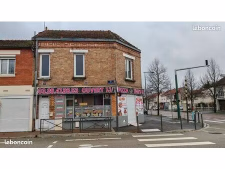 immeuble mixte : local commercial + appartement libre