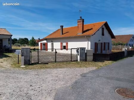 ancienne ferme à rénover en profondeur ondres  terrain plat 840 m2  proximité centre-ville